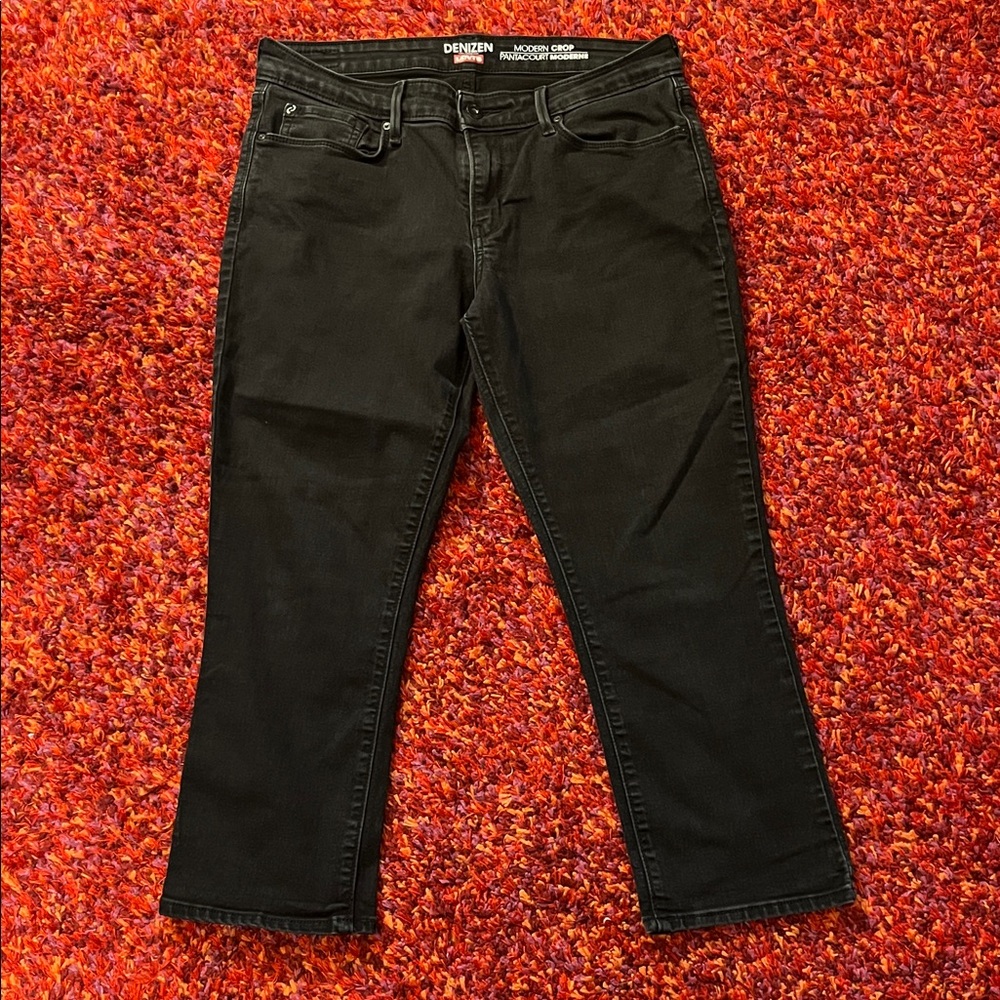 Denizen from Levi's Woman’s Black Cropped Jeans